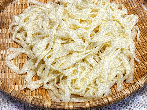 専用の麺